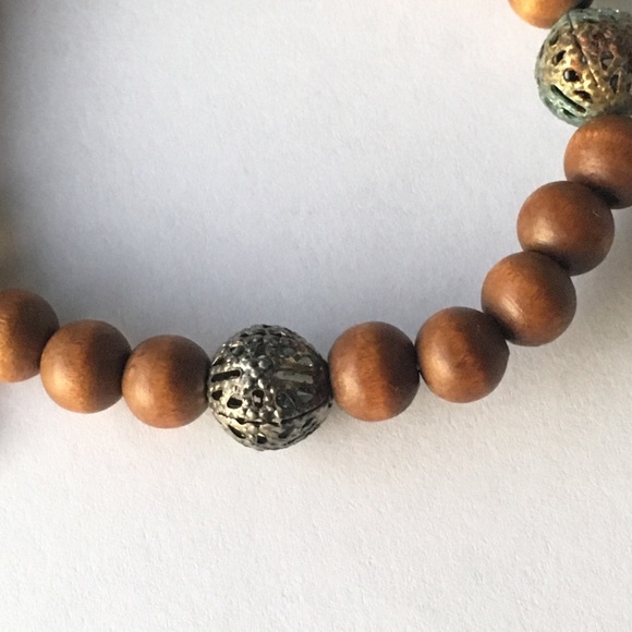 BoHo silver tone wooden Peace Sign bead bracelet - Picture 5 of 8